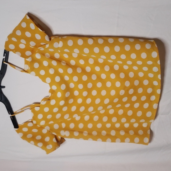 2 shirts & a jacket - Picture 5 of 5